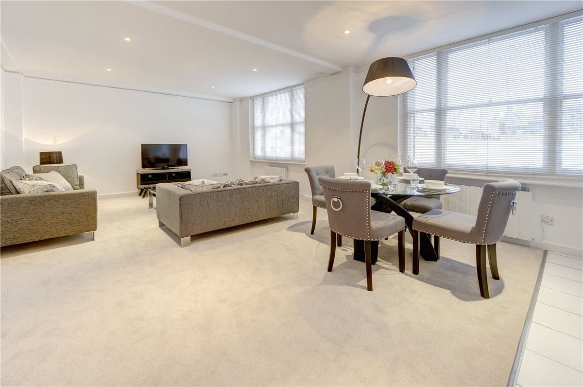 1 bedroom flat, Hill Street, Mayfair W1J - Available