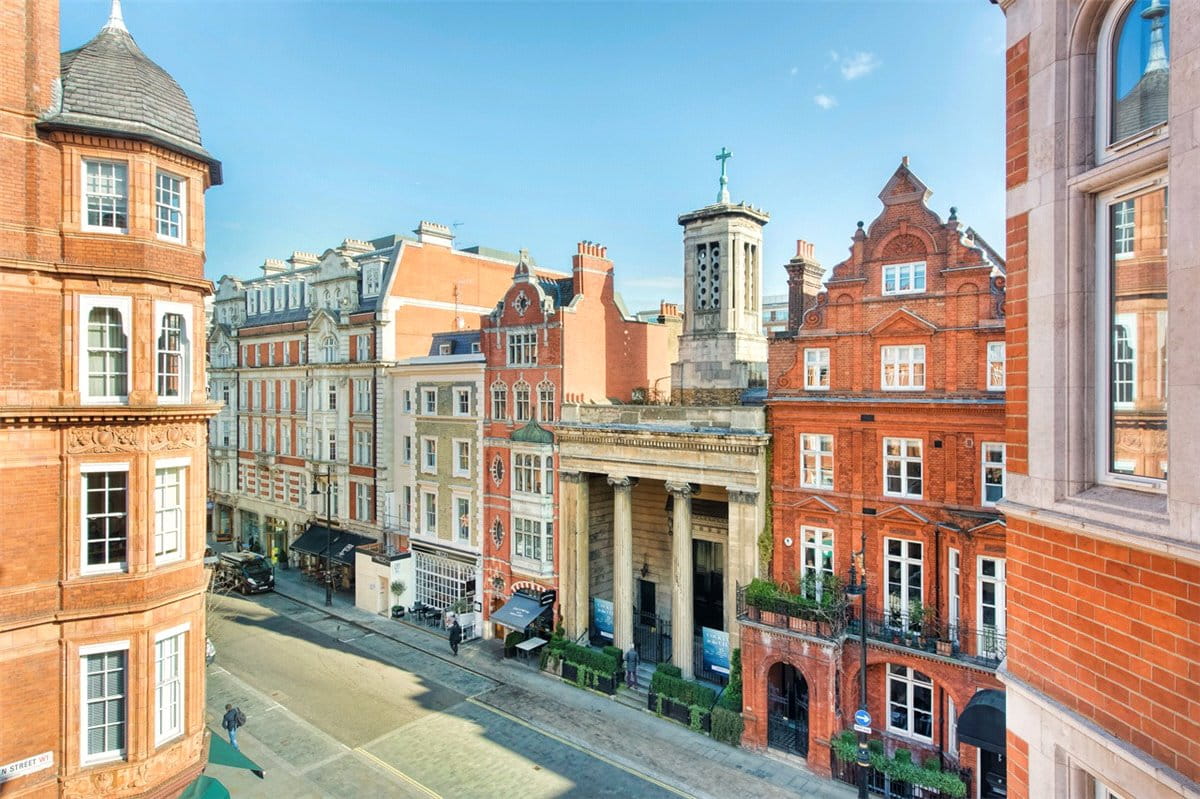 3 bedroom flat, Green Street, Mayfair W1K - Available