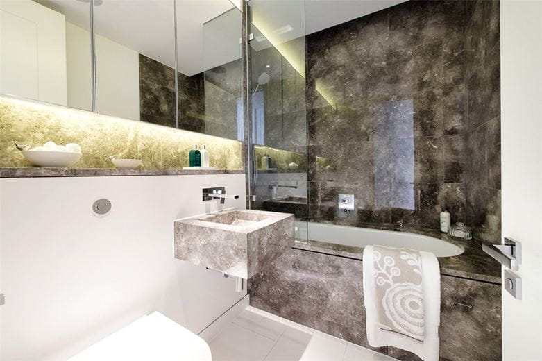 3 bedroom flat, Green Street, Mayfair W1K - Available