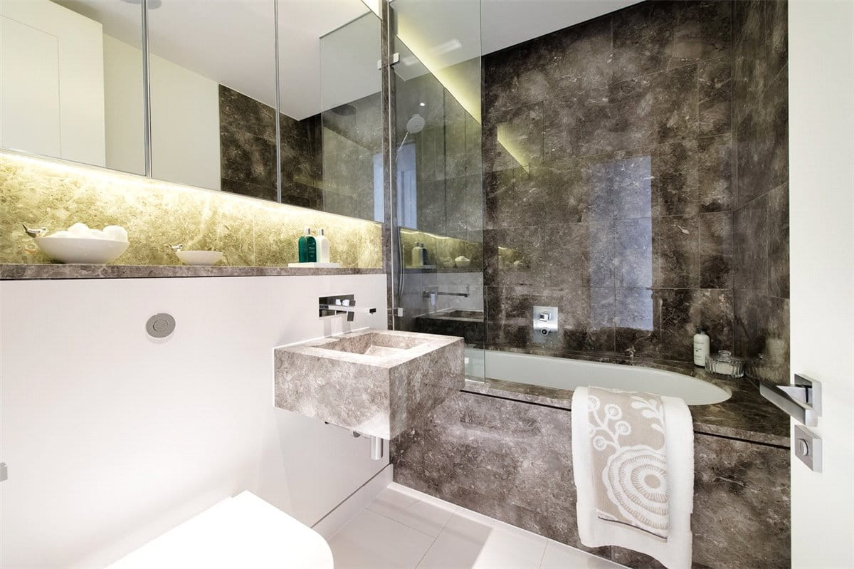 3 bedroom flat, Green Street, Mayfair W1K - Available