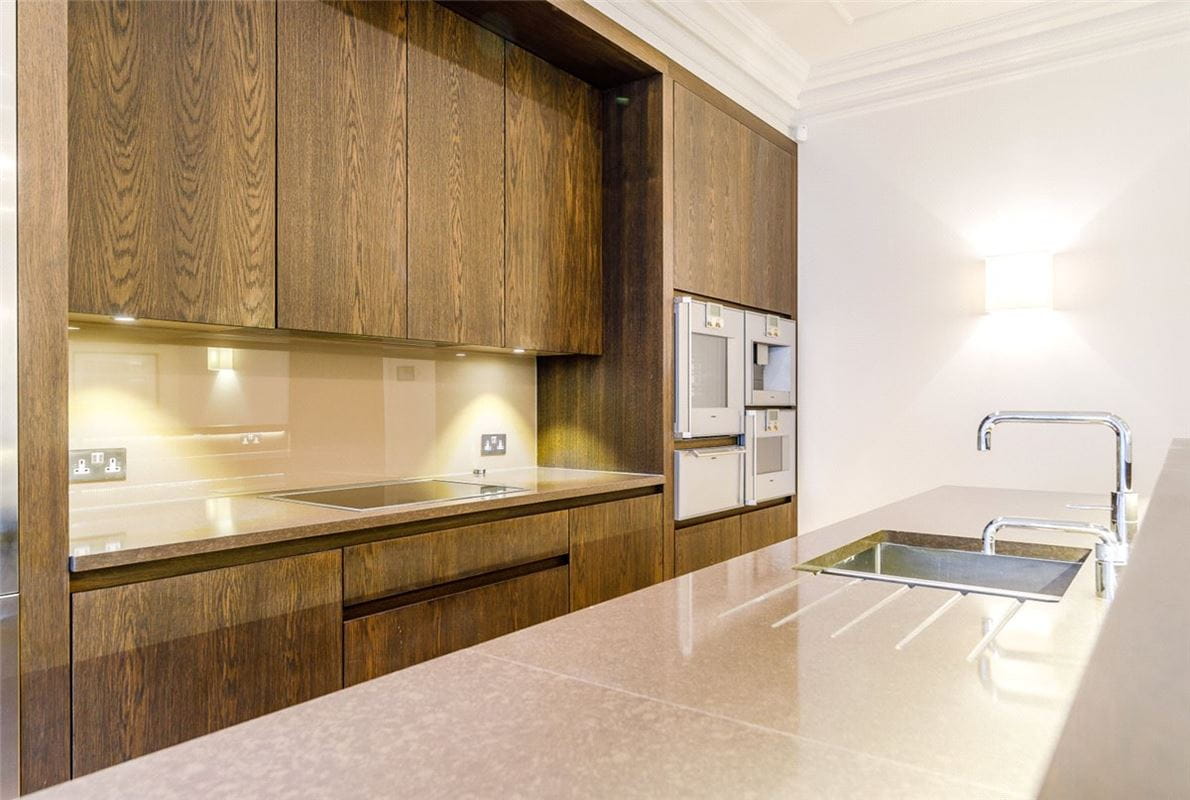 3 bedroom flat, Duke Street, Mayfair W1K - Available