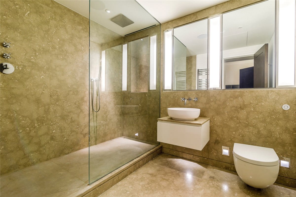 3 bedroom flat, Duke Street, Mayfair W1K - Available