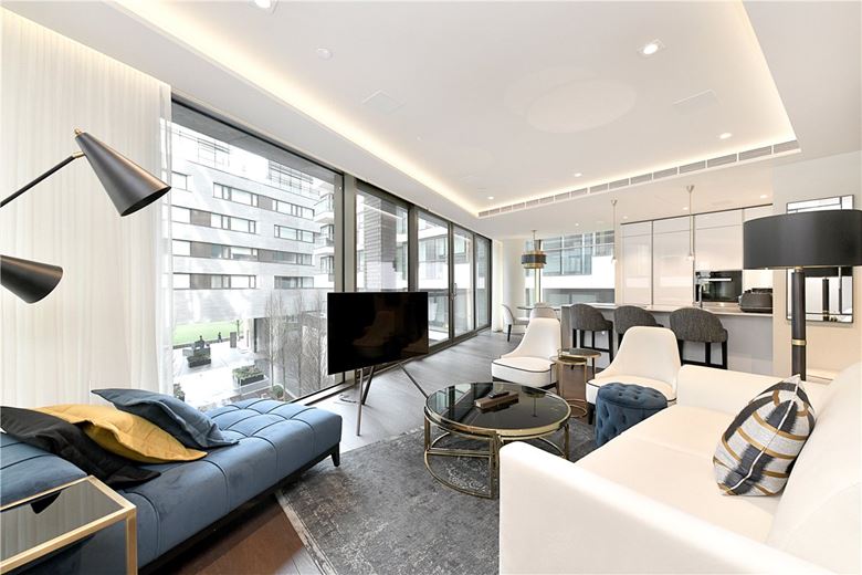1 bedroom flat, Crown Square, 1 Tower Bridge SE1 - Available