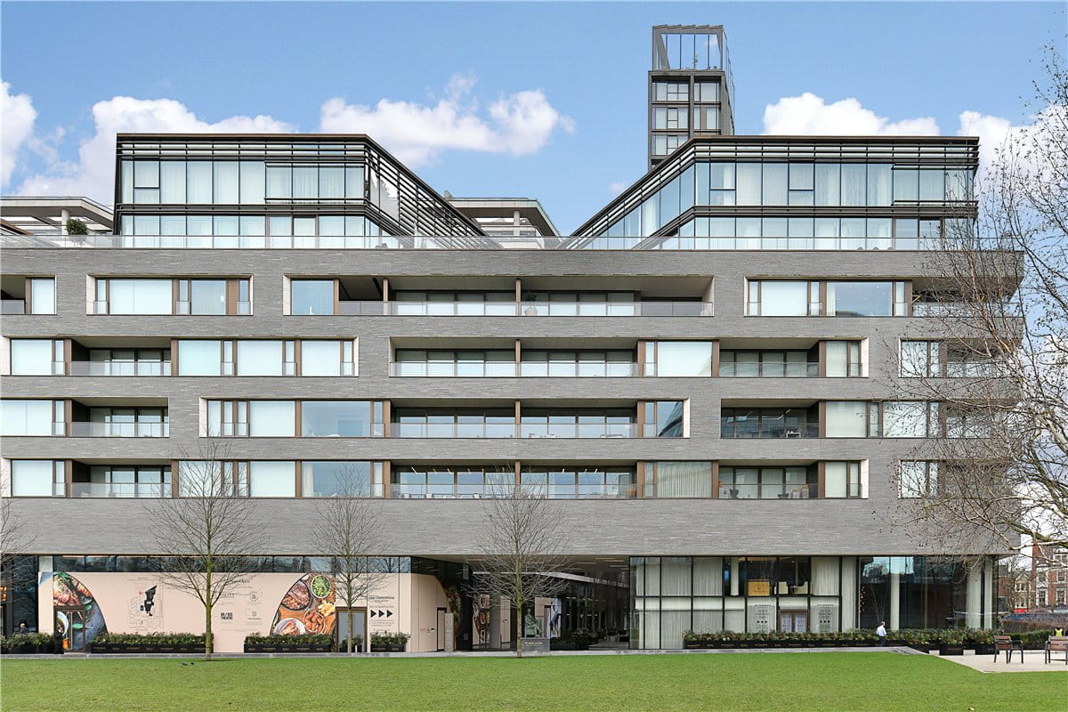 1 bedroom flat, Crown Square, 1 Tower Bridge SE1 - Available