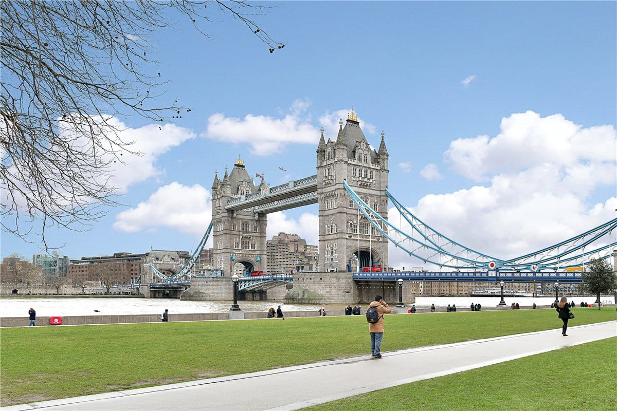 1 bedroom flat, Crown Square, 1 Tower Bridge SE1 - Available