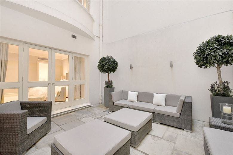 4 bedroom flat, Upper Grosvenor Street, Mayfair W1K - Available