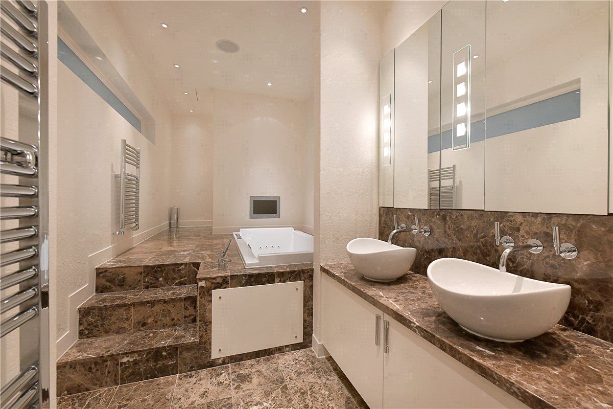 4 bedroom flat, Upper Grosvenor Street, Mayfair W1K - Available