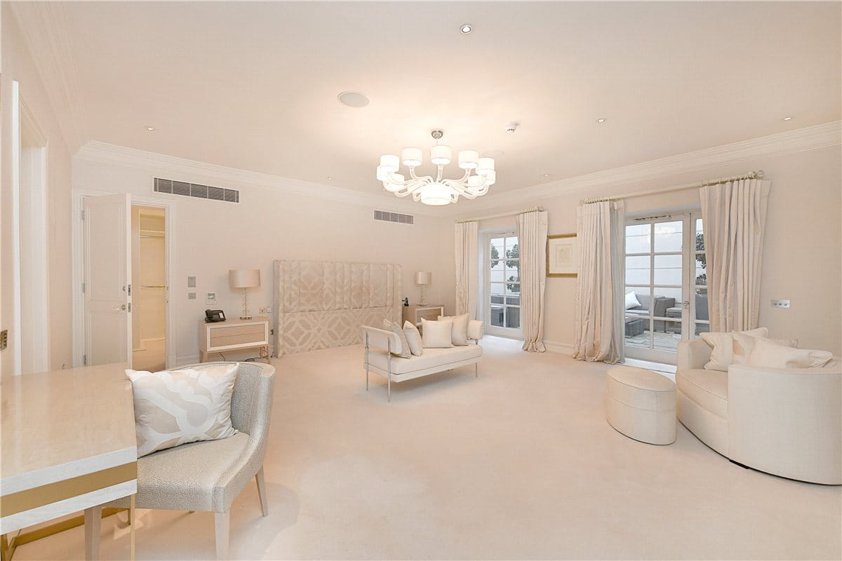4 bedroom flat, Upper Grosvenor Street, Mayfair W1K - Available