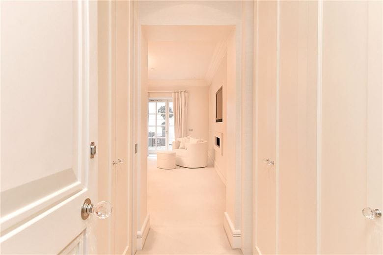 4 bedroom flat, Upper Grosvenor Street, Mayfair W1K - Available
