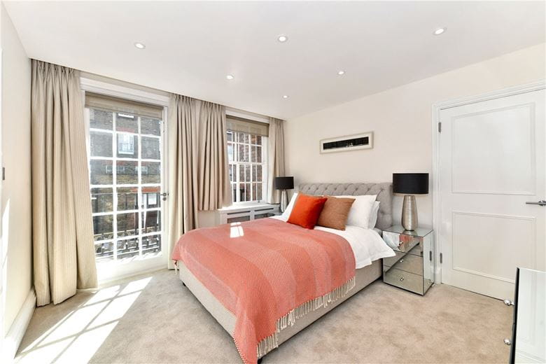 2 bedroom flat, Reeves Mews, Mayfair W1K - Available