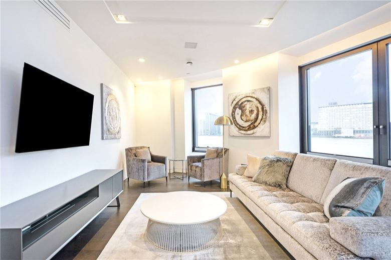 2 bedroom flat, Millbank, Westminster SW1P - Available