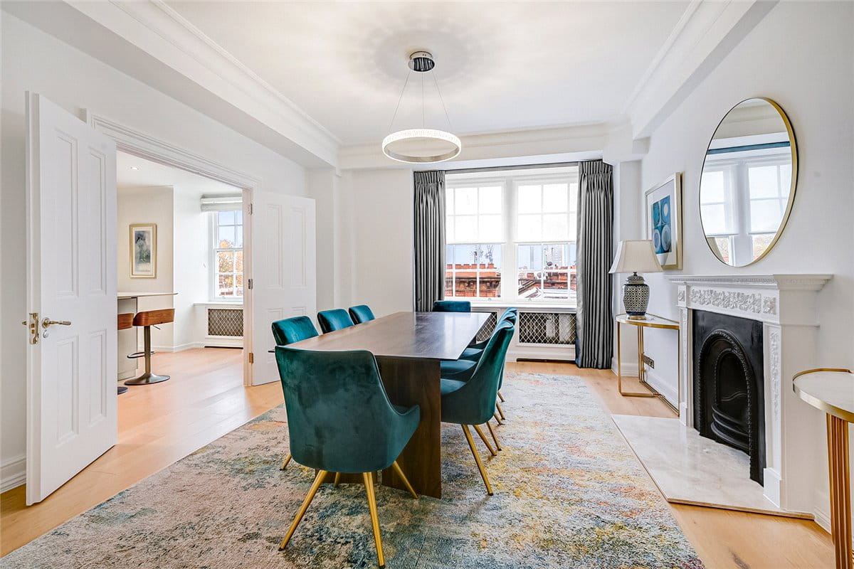 4 bedroom flat, Grosvenor Square, Mayfair W1K