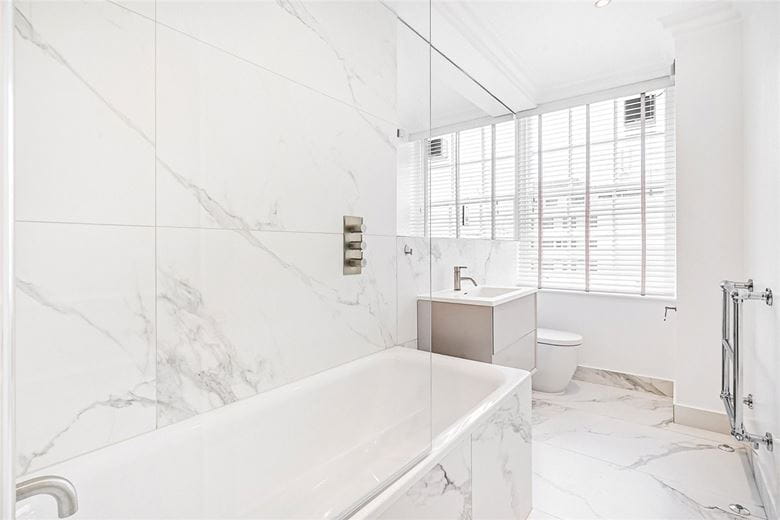 4 bedroom flat, Grosvenor Square, Mayfair W1K