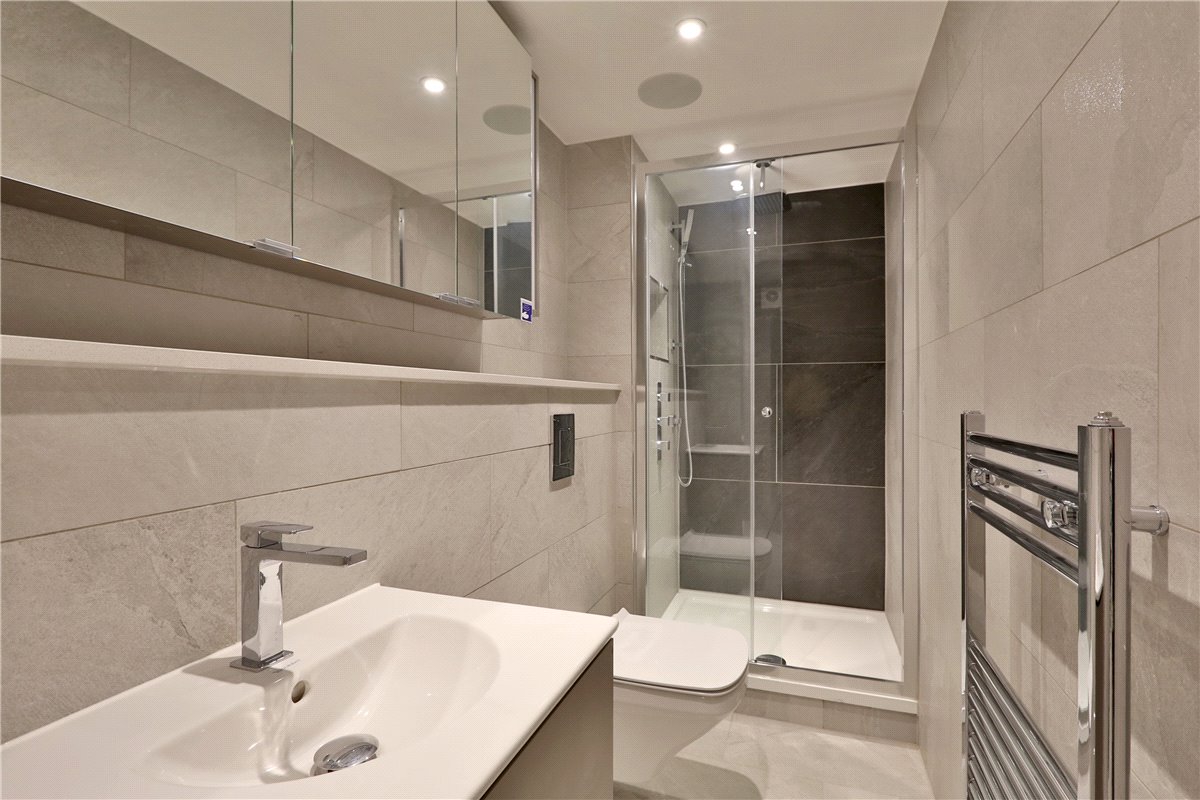 2 bedroom flat, Bell Yard, Strand WC2A