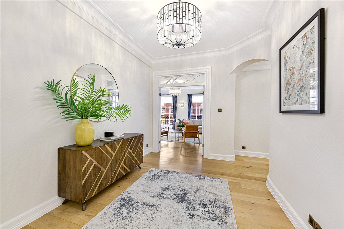 4 bedroom flat, Grosvenor Square, Mayfair W1K - Available