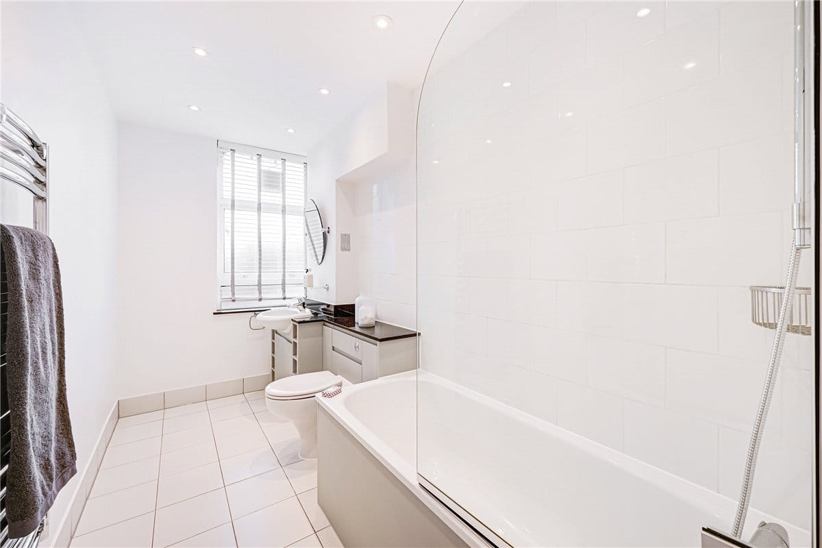 1 bedroom , Richmond Court, 200 Sloane Street SW1X - Available