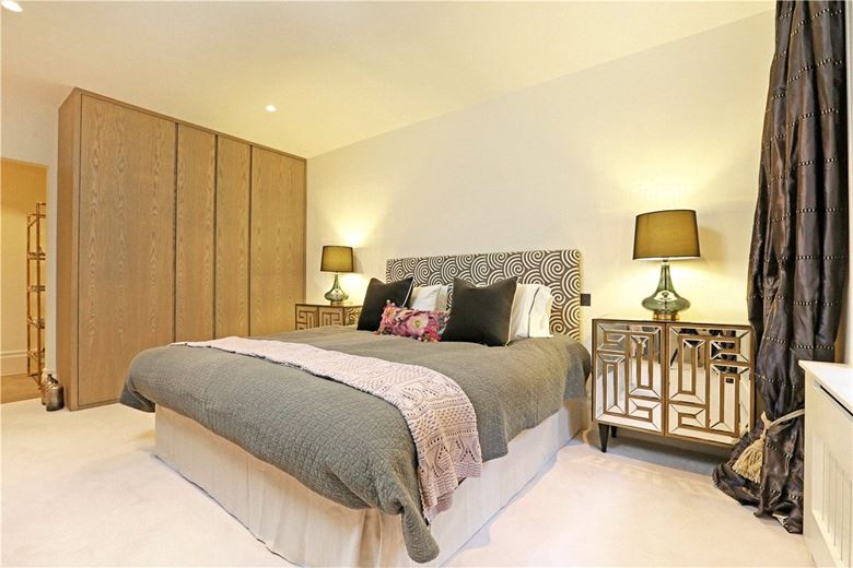 1 bedroom flat, Chesterfield House, South Audley Street W1K