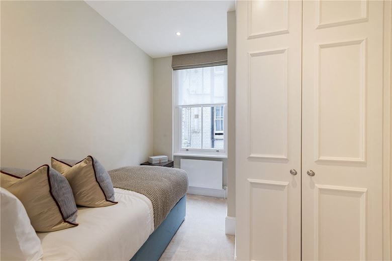 3 bedroom flat, St Georges Court, Gloucester Road SW7 - Available