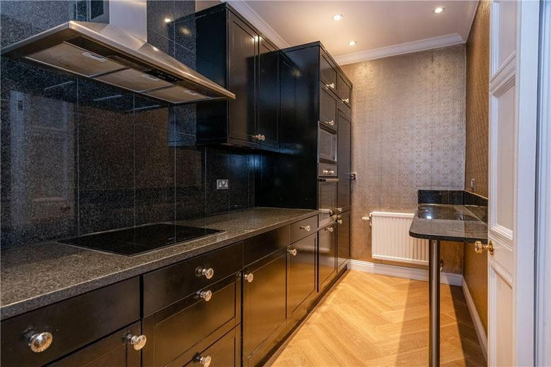 3 bedroom flat, Mount Street, Mayfair W1K - Available