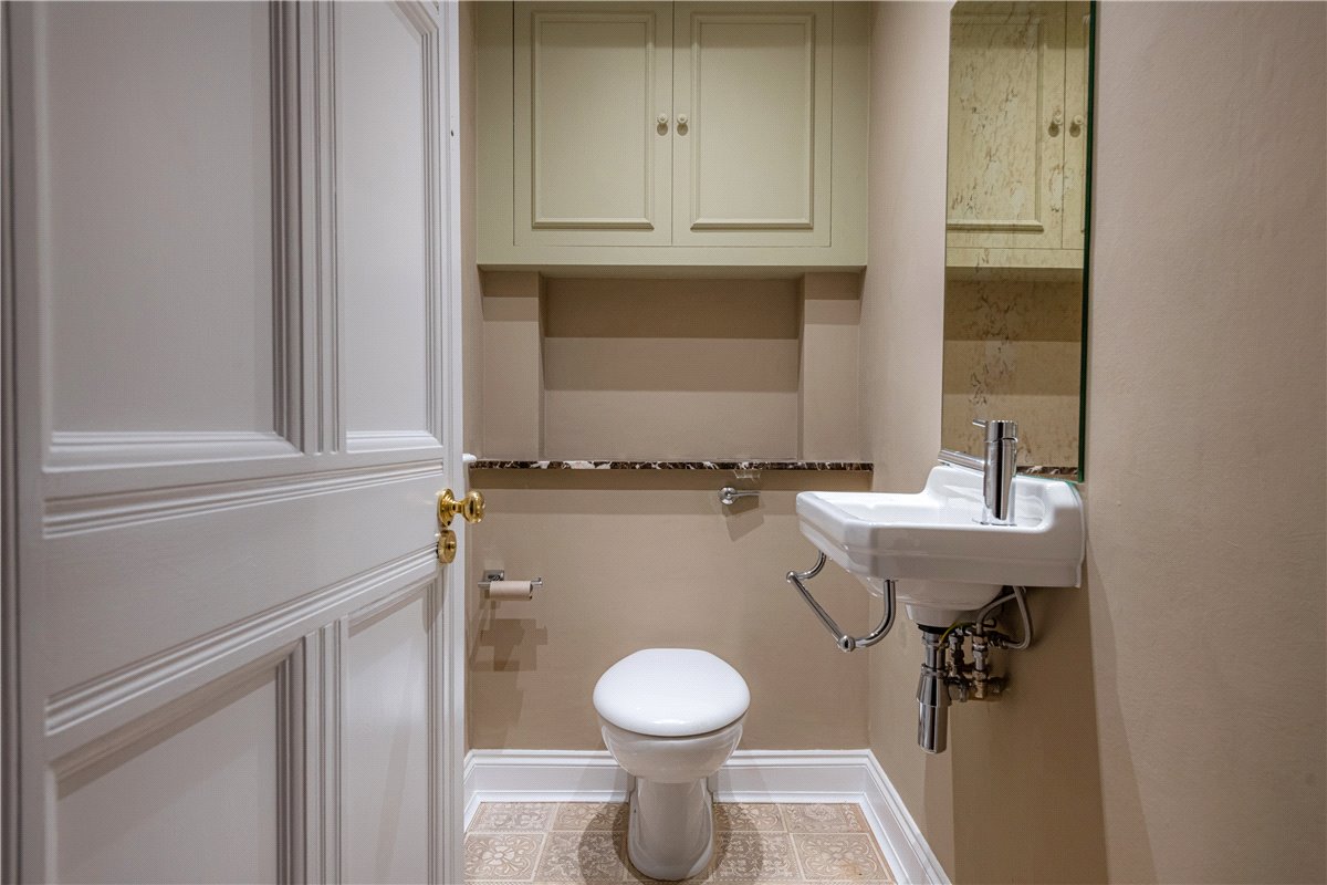 3 bedroom flat, Mount Street, Mayfair W1K - Available