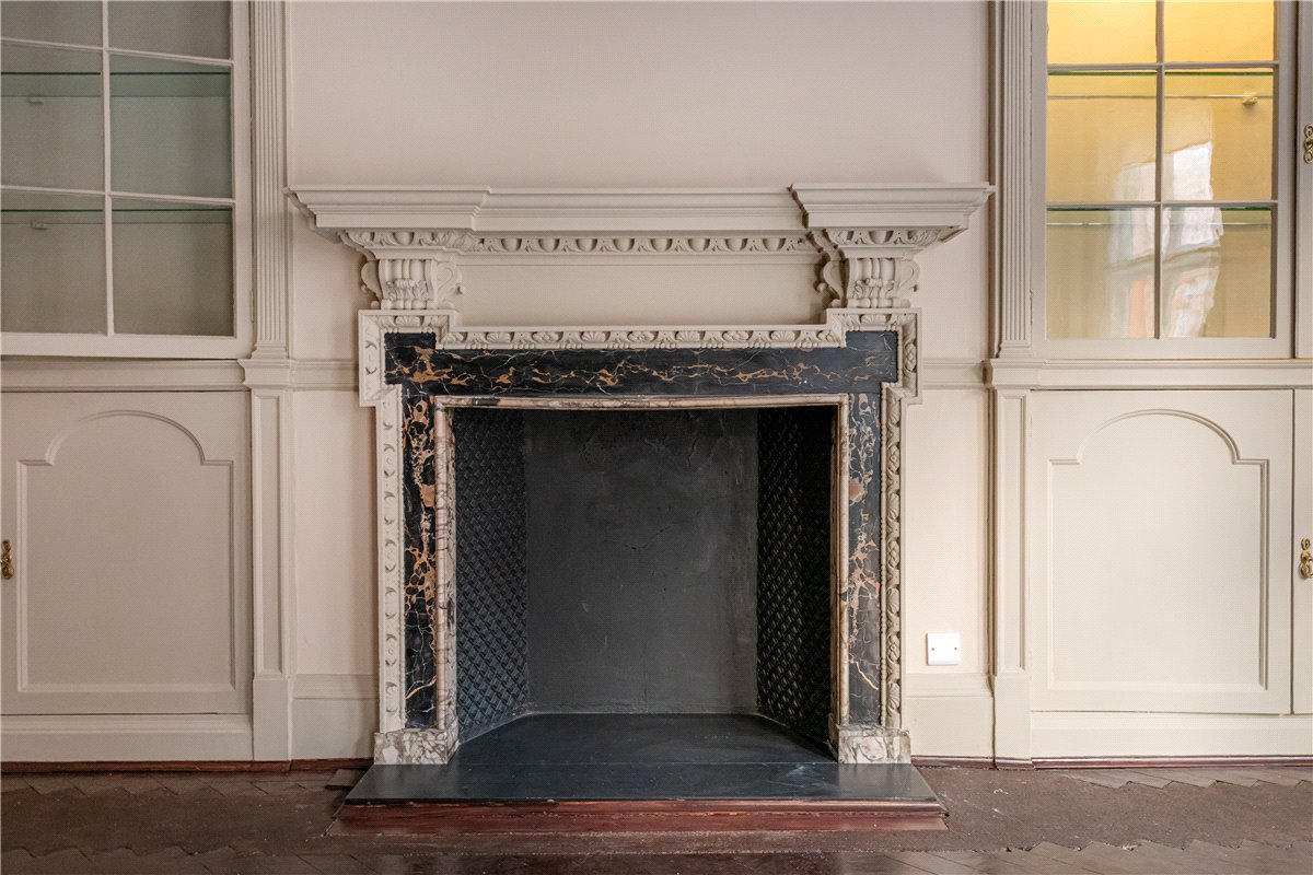 3 bedroom flat, Mount Street, Mayfair W1K - Available