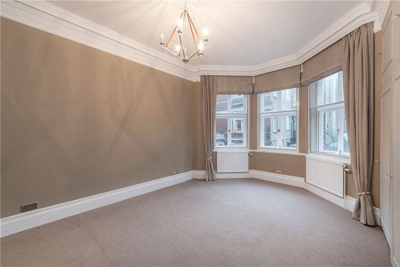 3 bedroom flat, Mount Street, Mayfair W1K - Available