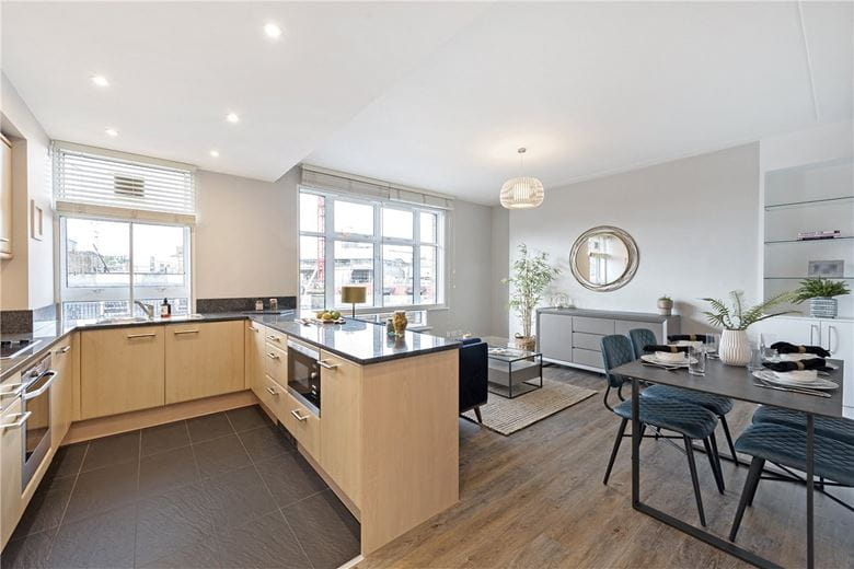 1 bedroom flat, Sloane Street, London SW1X - Available
