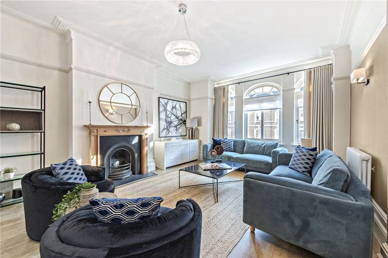 4 bedroom flat, St Georges Court, Gloucester Road SW7 - Available