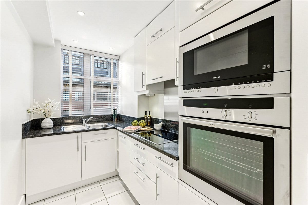 1 bedroom , Richmond Court, 200 Sloane Street SW1X - Available
