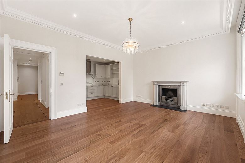 2 bedroom flat, Curzon Square, Mayfair W1J - Available