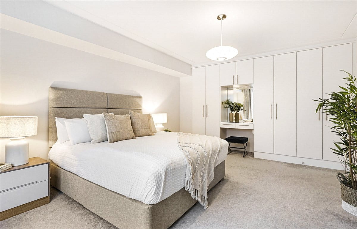 2 bedroom flat, Richmond Court, 200 Sloane Street SW1X - Available