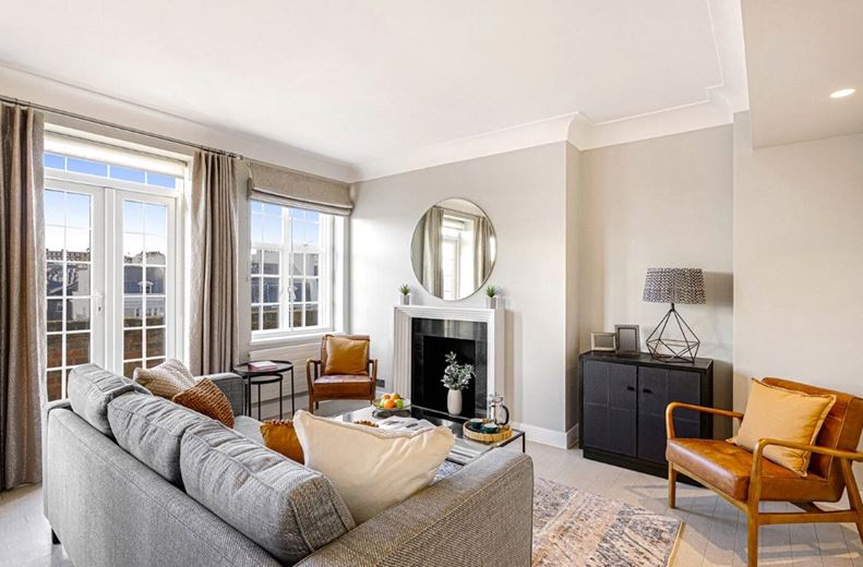 1 bedroom , Stafford Court, Kensington High Street W8 - Available