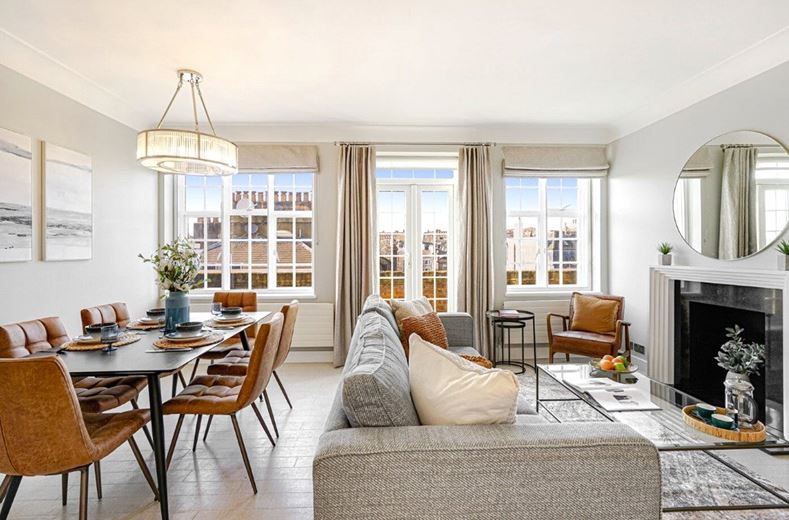 1 bedroom , Stafford Court, Kensington High Street W8 - Available
