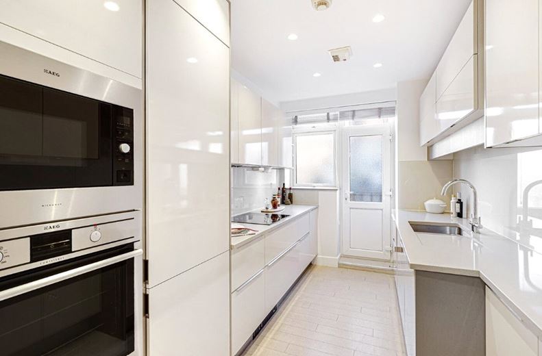 1 bedroom , Stafford Court, Kensington High Street W8 - Available