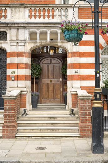 8 bedroom house, Mount Street, Mayfair W1K - Available