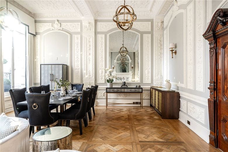 2 bedroom flat, Strand, Covent Garden WC2R - Available