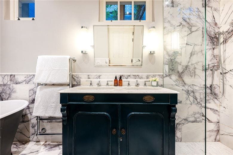 2 bedroom flat, Strand, Covent Garden WC2R - Available