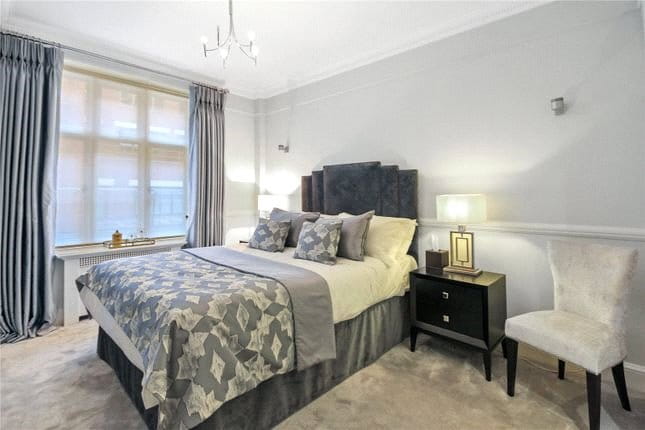 2 bedroom flat, South Audley Street, Mayfair W1K - Available