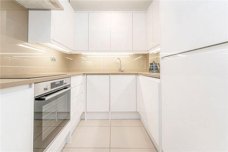 2 bedroom flat, Park Street, Mayfair W1K - Available