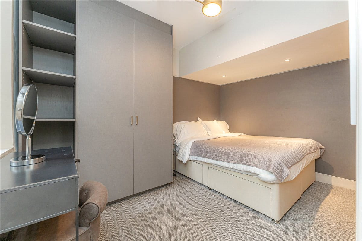 3 bedroom house, North Audley Street, London W1K - Available