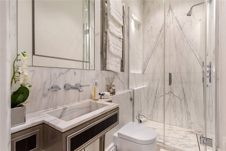 2 bedroom flat, Ennismore Gardens, Knightsbridge SW7 - Let Agreed