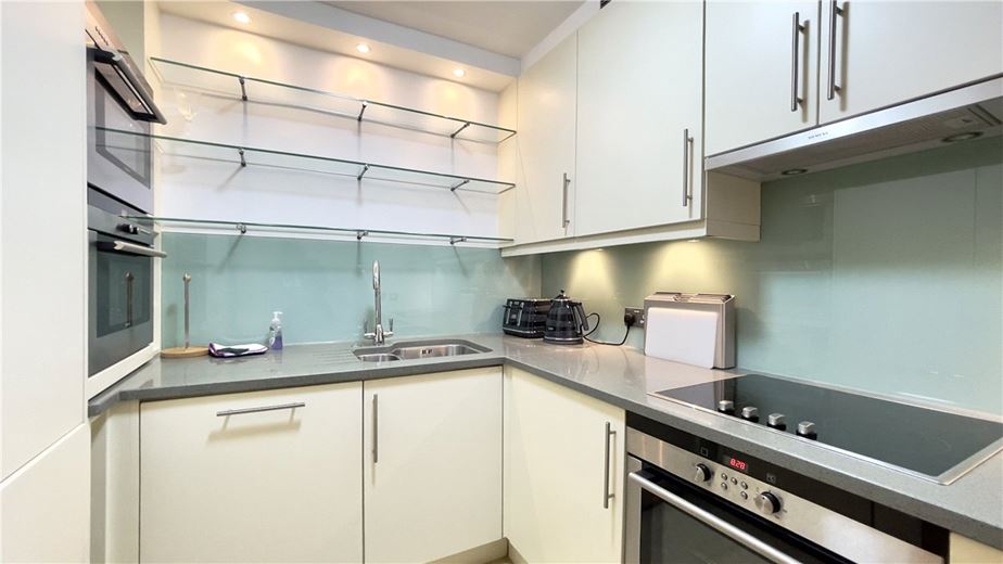 2 bedroom flat, Bourdon Street, Mayfair W1K - Available
