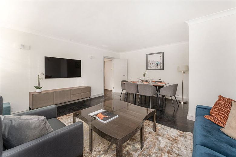 3 bedroom flat, Clarges Street, Mayfair W1J - Available