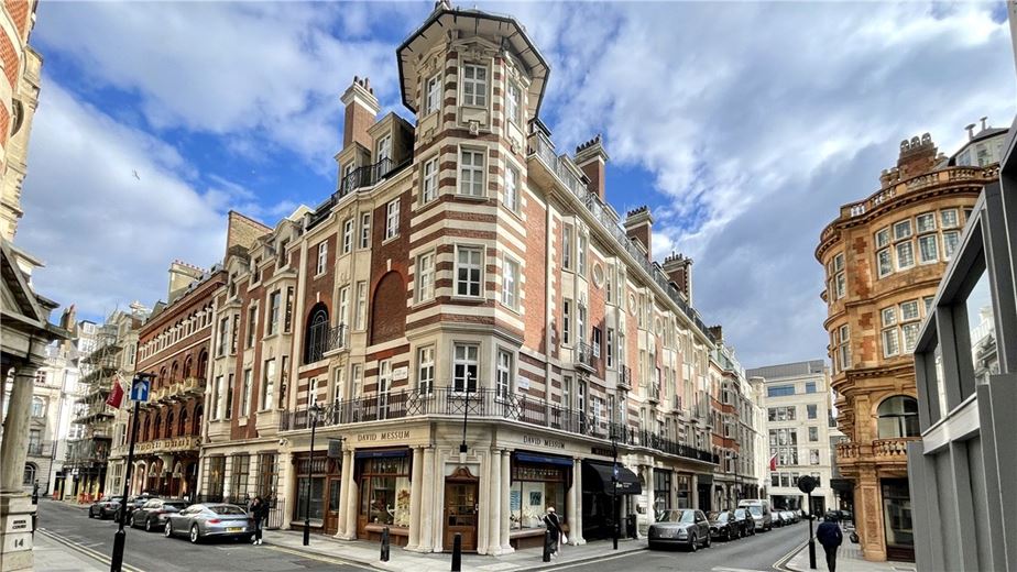 1 bedroom flat, Bury Street, St James's SW1Y