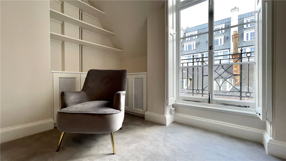 1 bedroom flat, Bury Street, St James's SW1Y