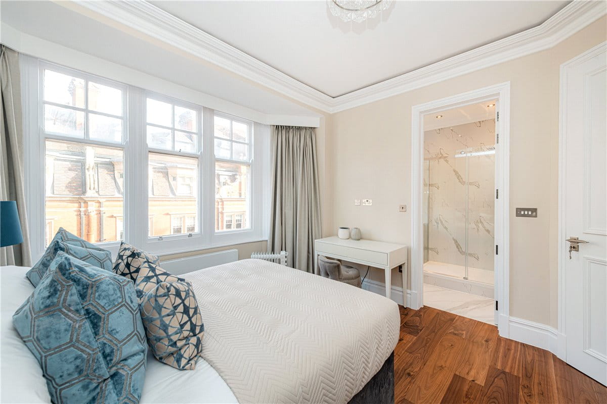 4 bedroom flat, Duke Street, Mayfair W1K - Available