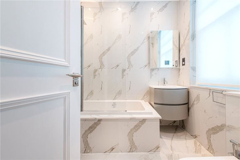 4 bedroom flat, Duke Street, Mayfair W1K - Available