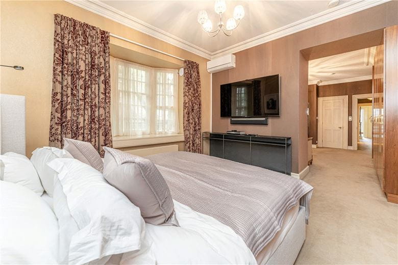 4 bedroom house, North Audley Street, Mayfair W1K - Available
