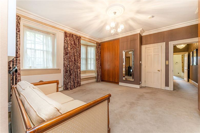 4 bedroom house, North Audley Street, Mayfair W1K - Available