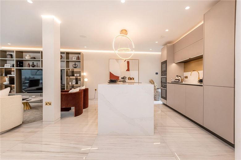 3 bedroom maisonette, South Molton Street, Mayfair W1K - Available